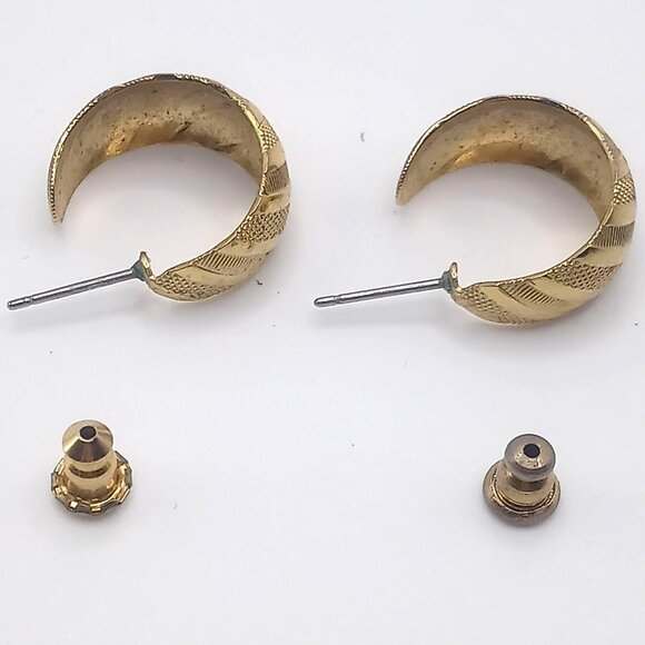 Vintage Gold Tone Textured Design Hoop Earrings Secure Screw Back Closure 0.75" - Picture 6 of 8